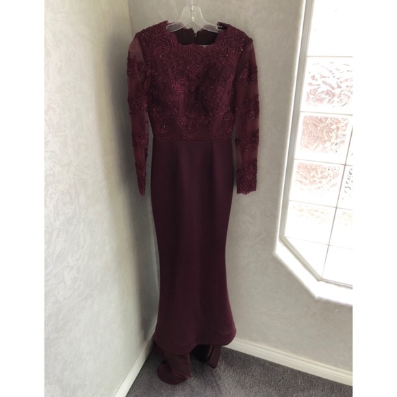 Custom made Portia & Scarlett gown - Picture 3 of 3